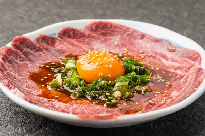 大和名物 ツラ刺しユッケ
